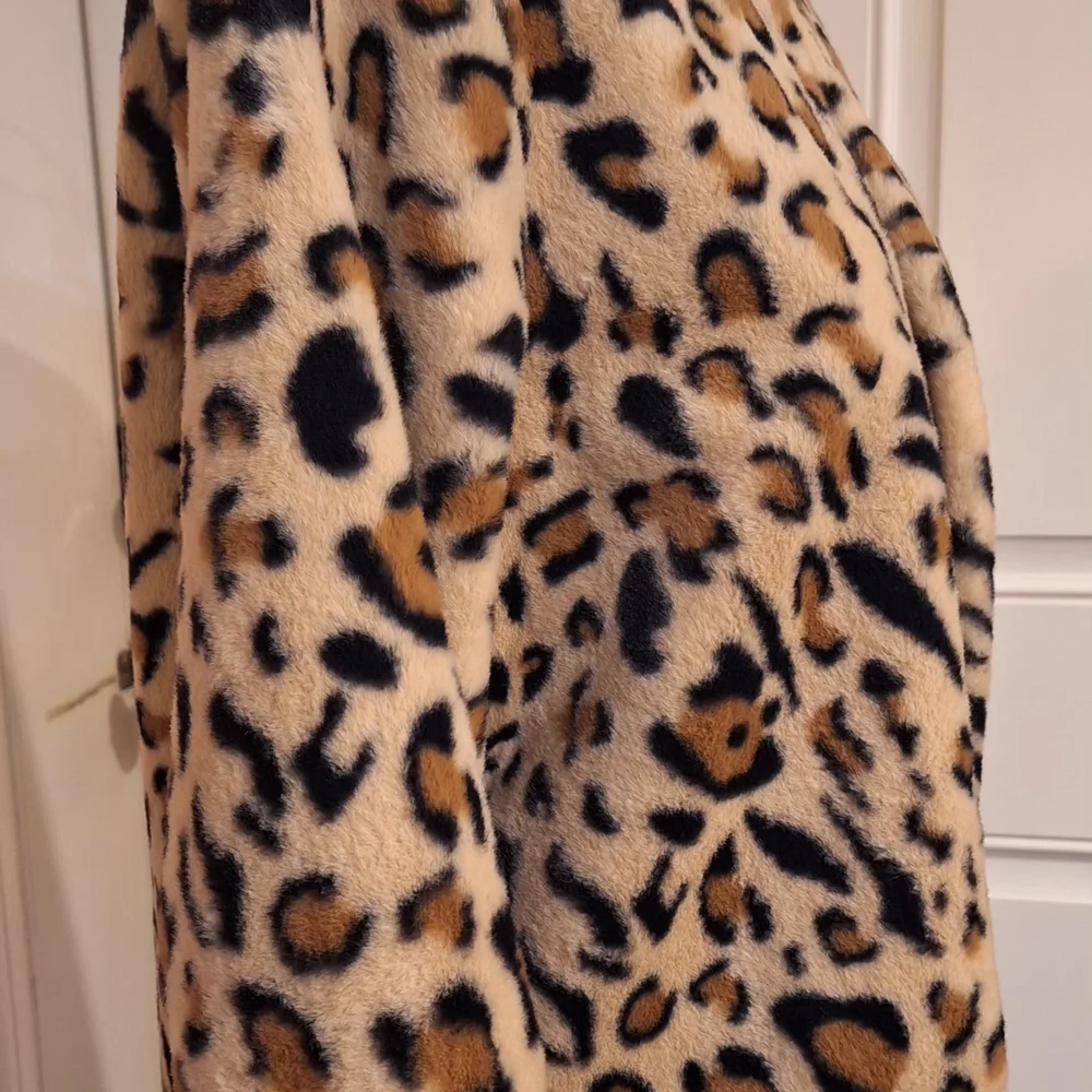 Calvin Klein Animal Print Faux Fur Jacket - Picture 4 of 6